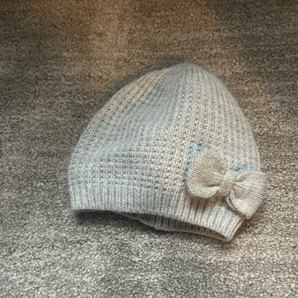 H&M Light Gray Knit Beanie with Bow